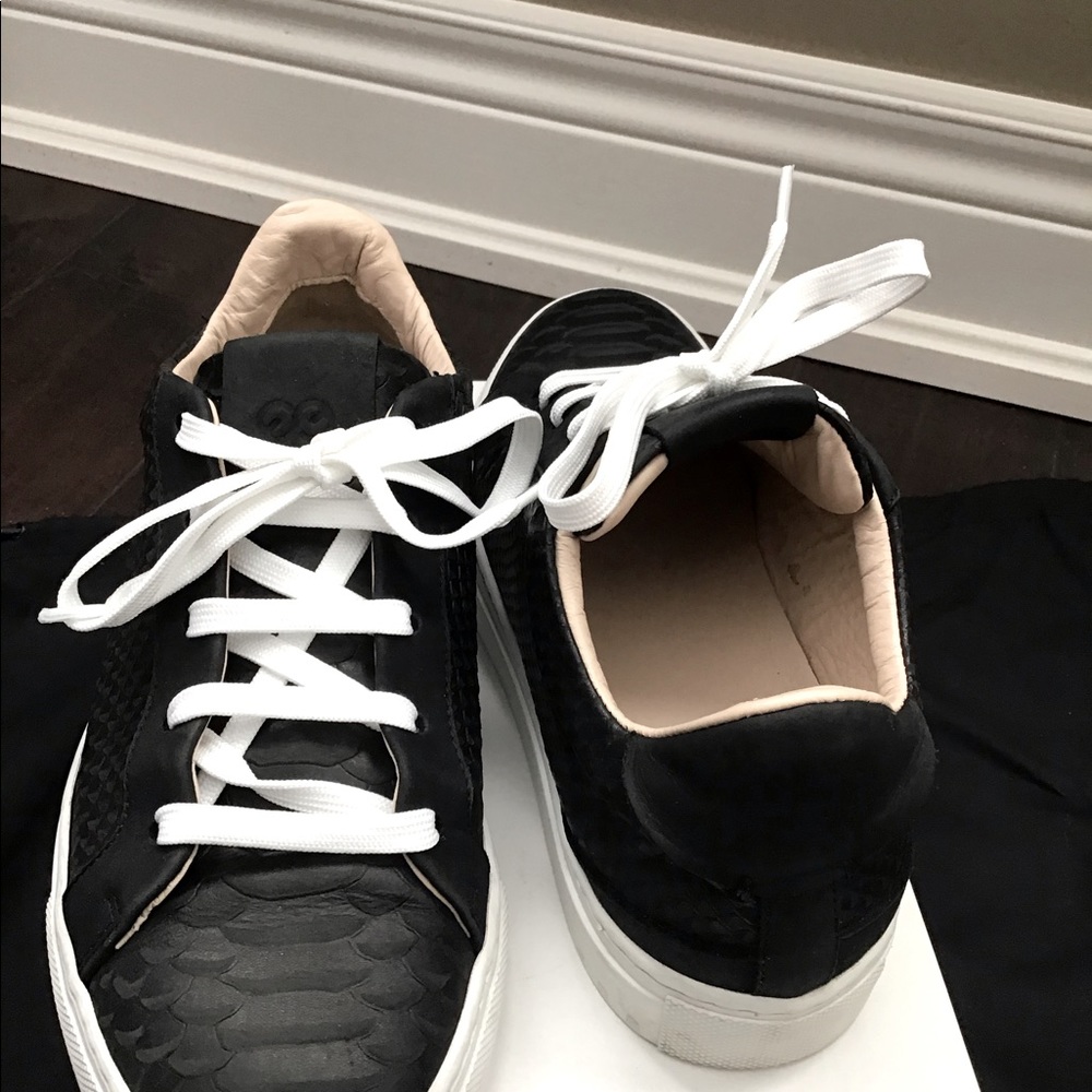 Running shoes